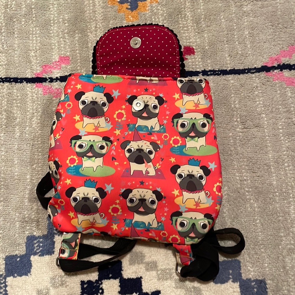 Small graphic going out backpack